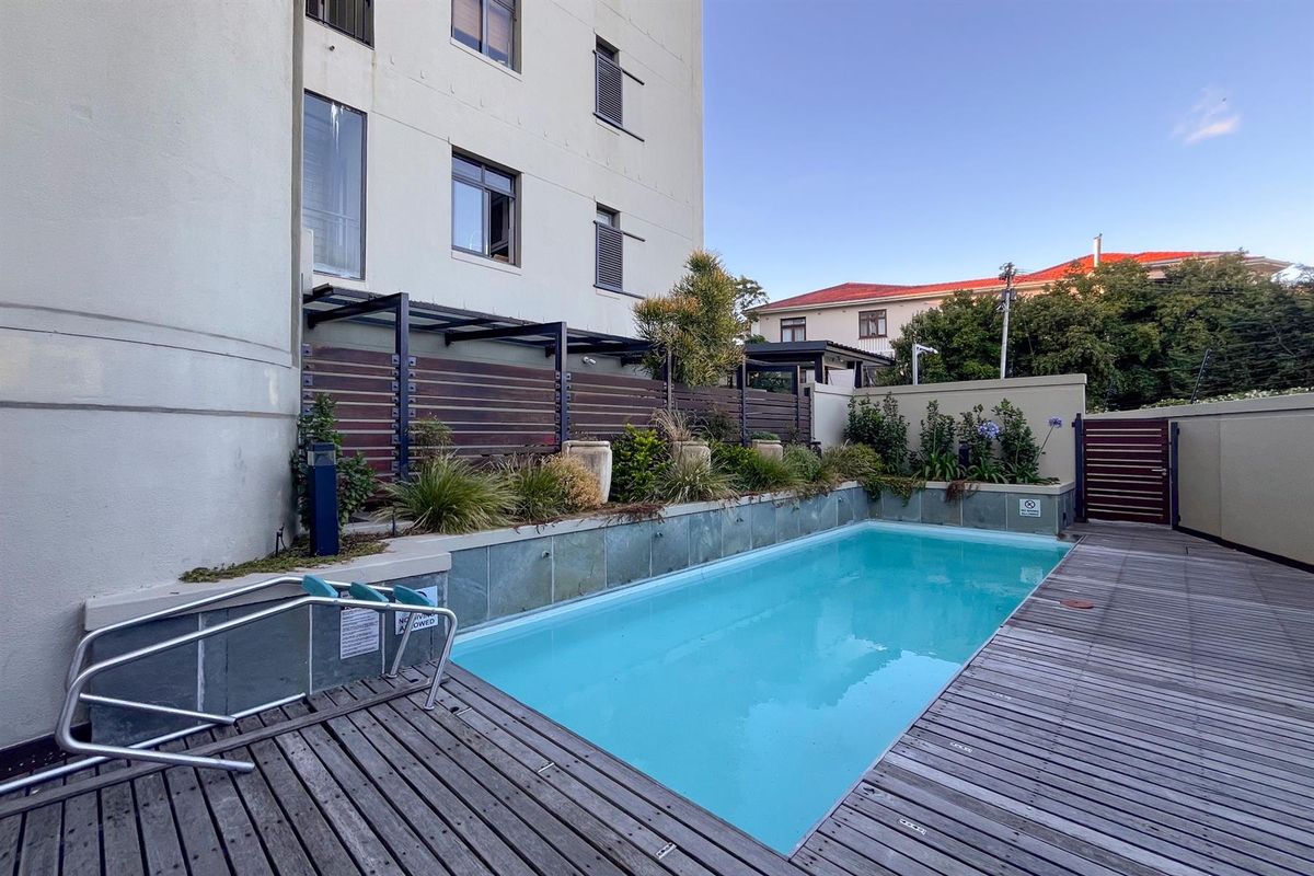 Lock-Up-and-Go 2-Bed in Highly Secure Building - Photo 5