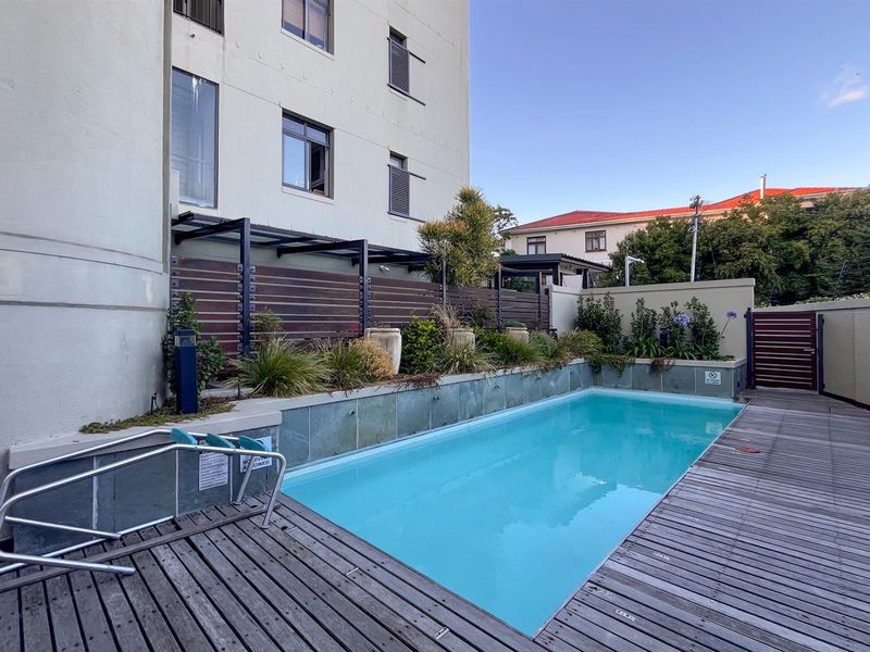 Lock-Up-and-Go 2-Bed in Highly Secure Building - Photo 5