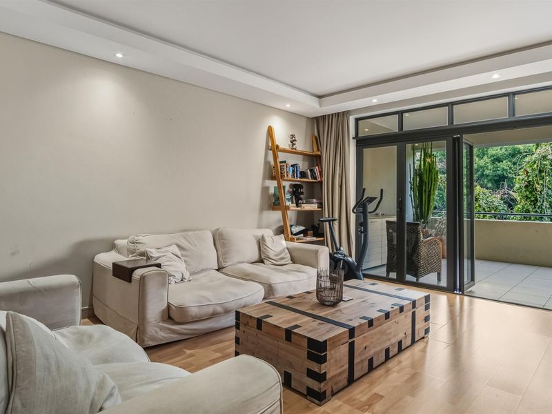 Lock-Up-and-Go 2-Bed in Highly Secure Building - Photo 8