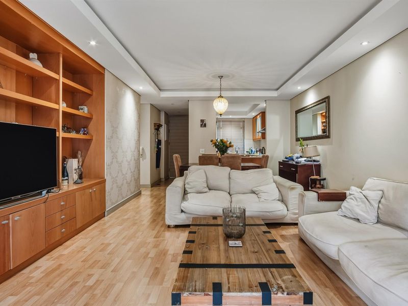 Lock-Up-and-Go 2-Bed in Highly Secure Building - Photo 2