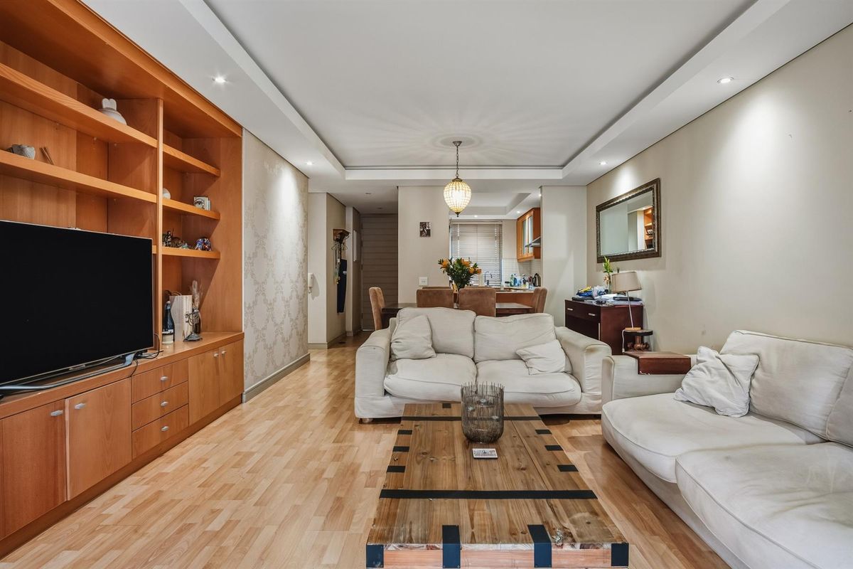 Lock-Up-and-Go 2-Bed in Highly Secure Building - Photo 2