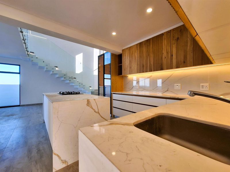 Brand New show-stopping Beachfront Home - a Coastal Gem. - Photo 9