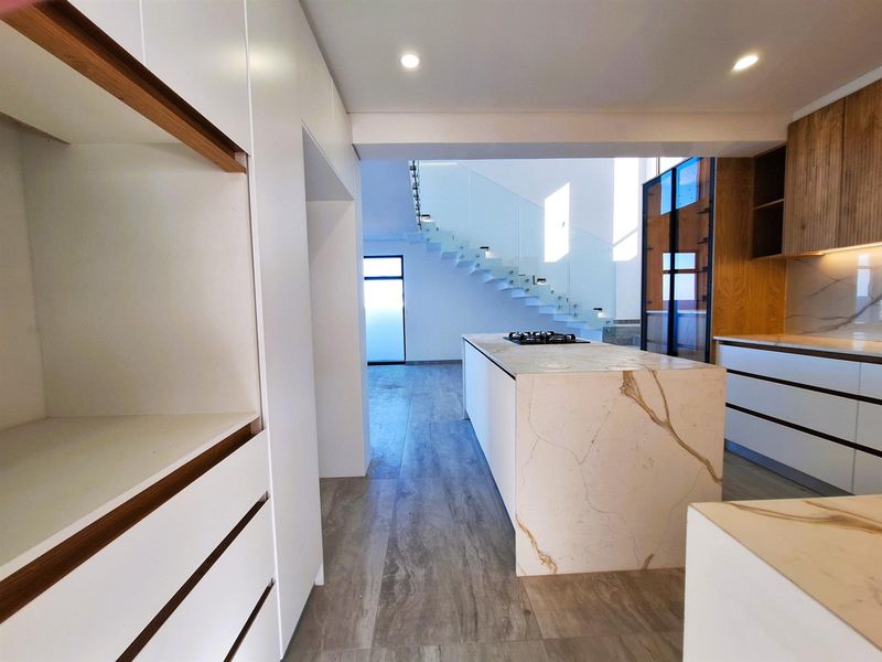 Brand New show-stopping Beachfront Home - a Coastal Gem. - Photo 8