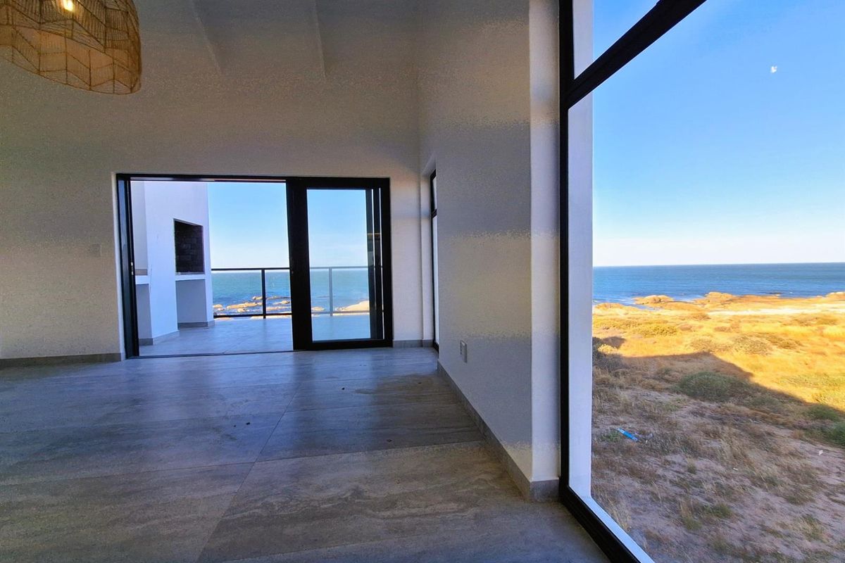 Brand New show-stopping Beachfront Home - a Coastal Gem. - Photo 4