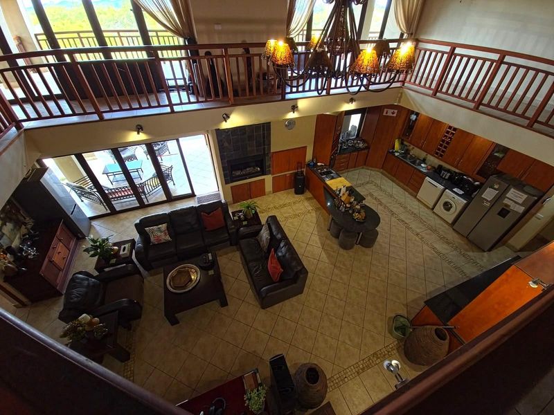 6-Bedroom Lodge In Zebula Golf Estate with spectacular views - Photo 4