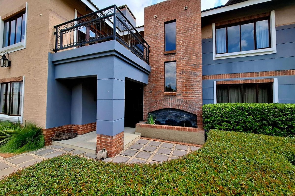 Live the Farm Dream Without Leaving Town - Prestigious 5-Bed Estate Home - Photo 4