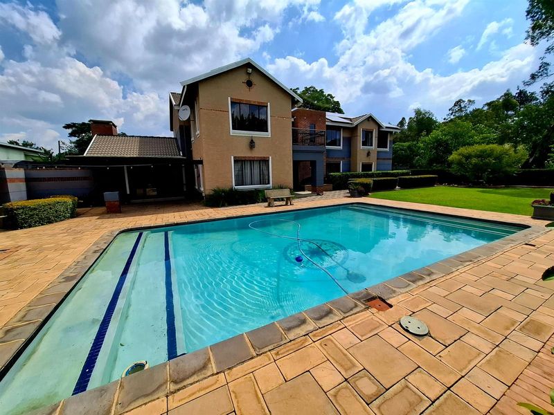 Live the Farm Dream Without Leaving Town - Prestigious 5-Bed Estate Home - Photo 3