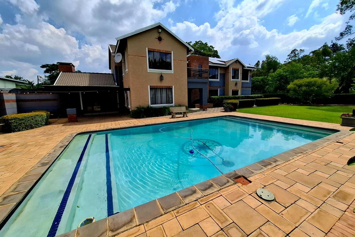 Live the Farm Dream Without Leaving Town - Prestigious 5-Bed Estate Home - Photo 3