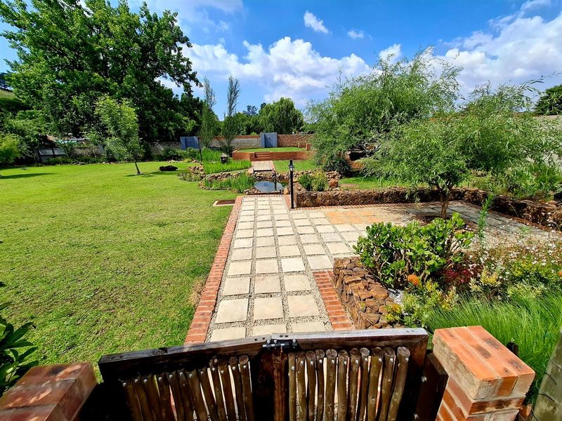 Live the Farm Dream Without Leaving Town - Prestigious 5-Bed Estate Home - Photo 5