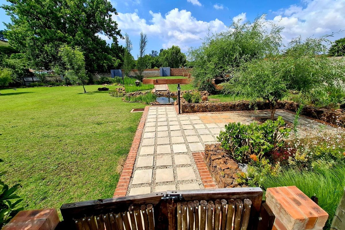 Live the Farm Dream Without Leaving Town - Prestigious 5-Bed Estate Home - Photo 5