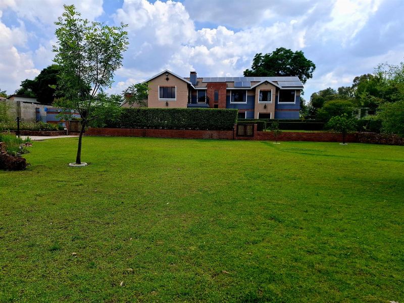 Live the Farm Dream Without Leaving Town - Prestigious 5-Bed Estate Home - Photo 10