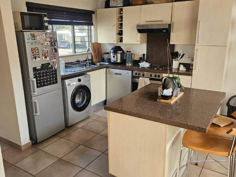 Apartment For Sale in Fourways, Sandton, Price Reduced - Photo 5