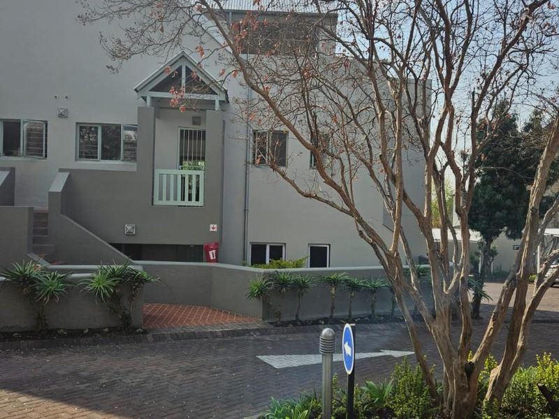 Apartment For Sale in Fourways, Sandton, Price Reduced - Photo 3