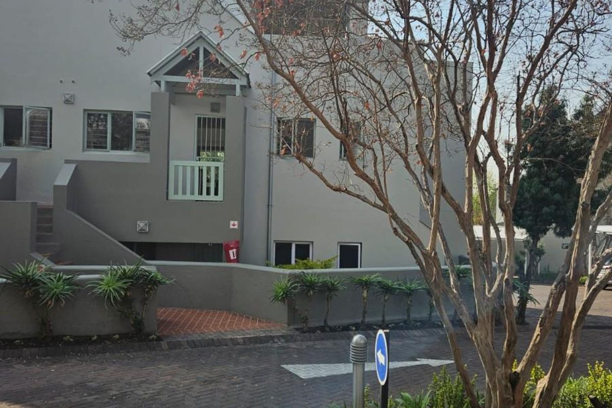 Apartment For Sale in Fourways, Sandton, Price Reduced - Photo 3