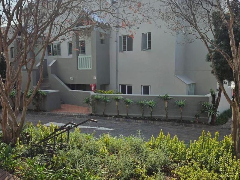 Apartment For Sale in Fourways, Sandton, Price Reduced - Photo 2