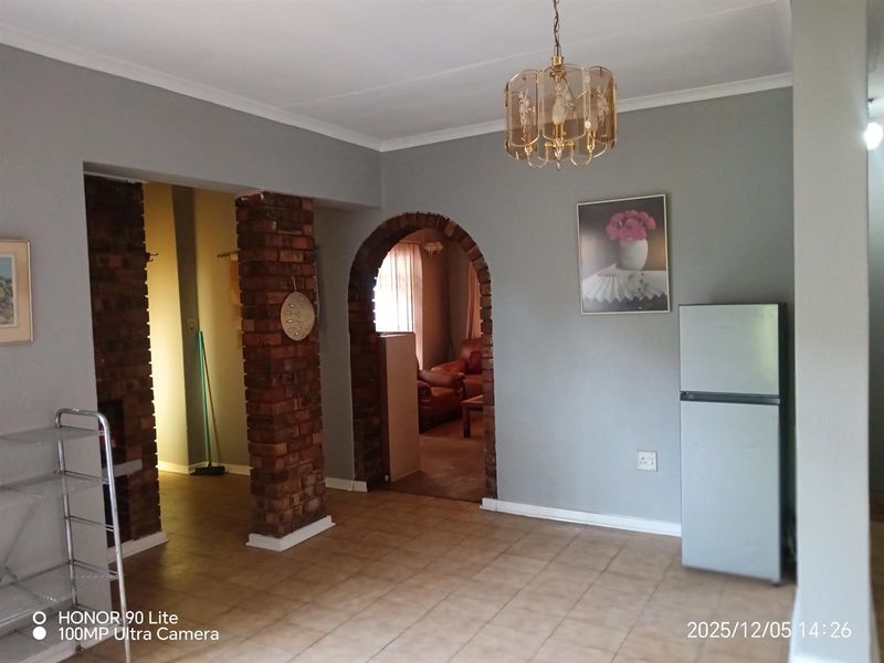 4 Bedroom House For Sale in Diepkloof Zone 3, Diepkloof, Soweto - Photo 10