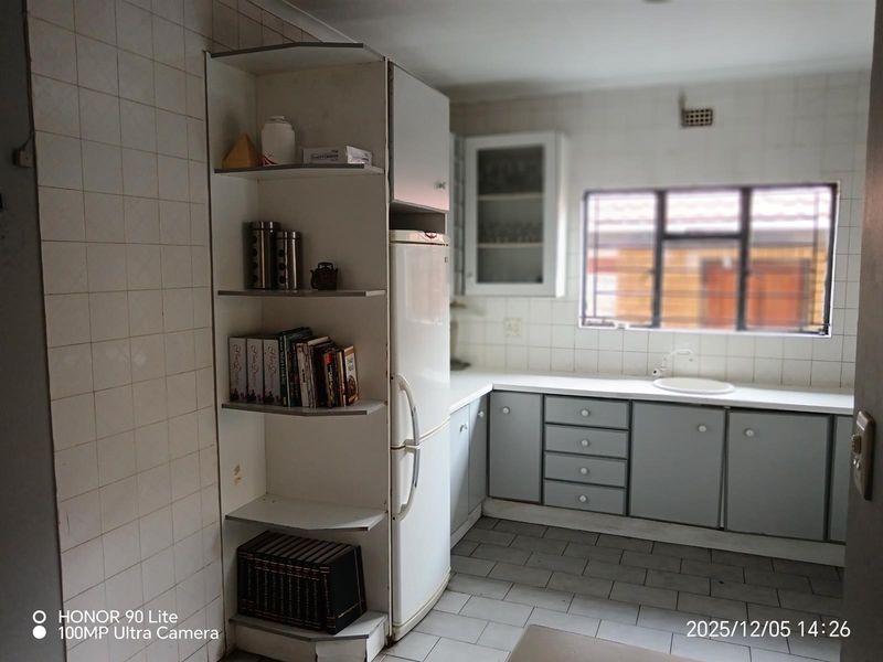 4 Bedroom House For Sale in Diepkloof Zone 3, Diepkloof, Soweto - Photo 8