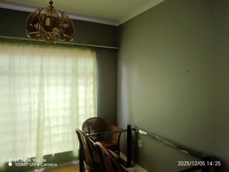 4 Bedroom House For Sale in Diepkloof Zone 3, Diepkloof, Soweto - Photo 4