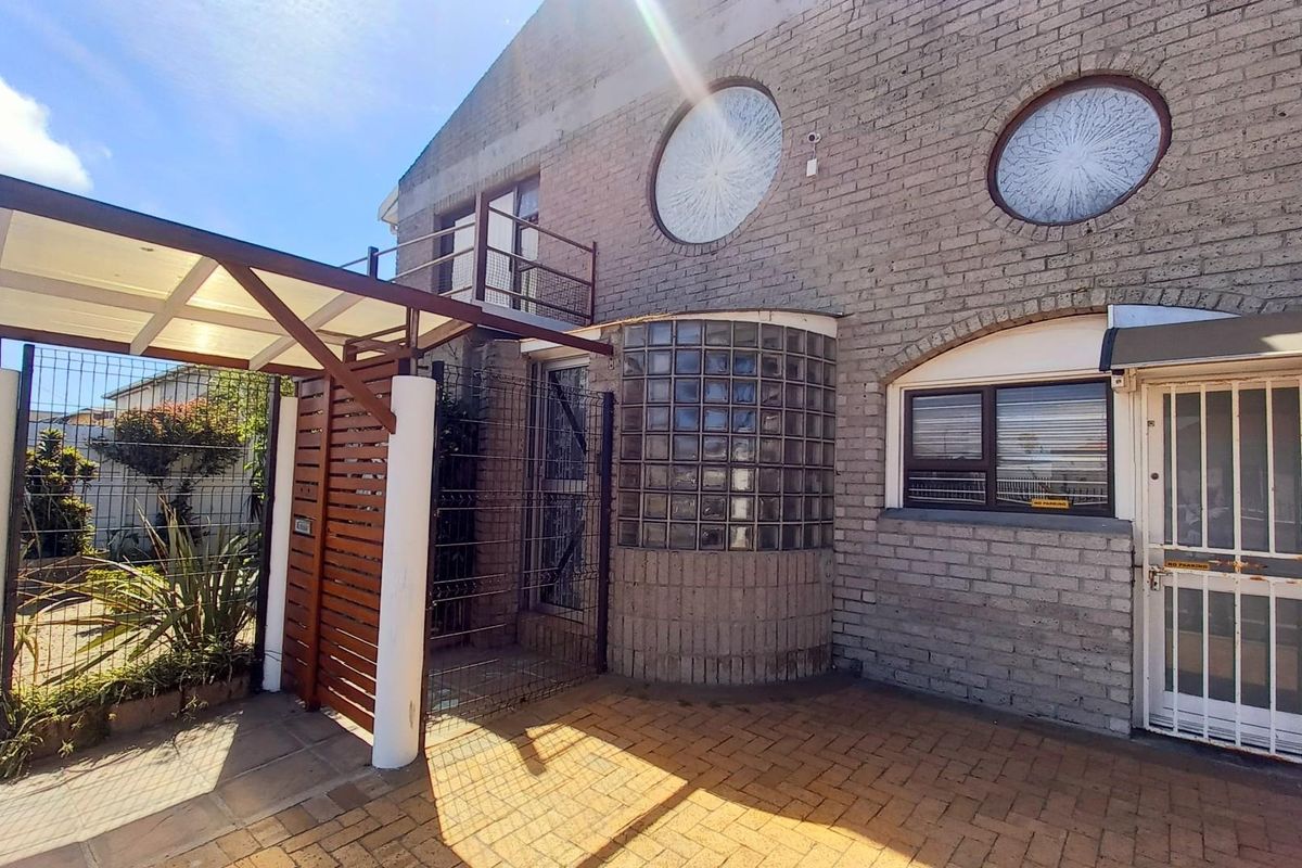 Amazing investment opportunity- House For Sale in Maitland, Cape Town - Photo 3