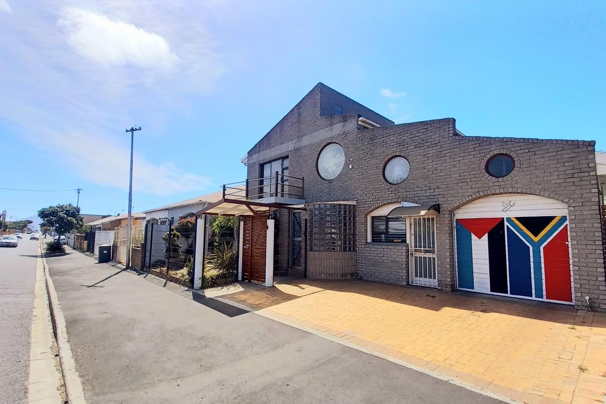 Amazing investment opportunity- House For Sale in Maitland, Cape Town - Photo 2