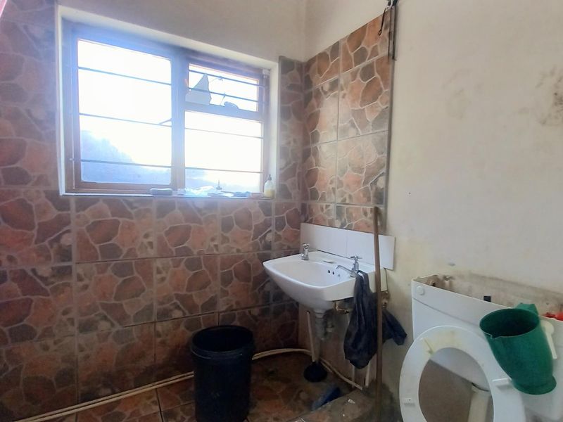 Very Well located , Mixed-use Property For Sale in Maitland, Cape Town - Photo 5