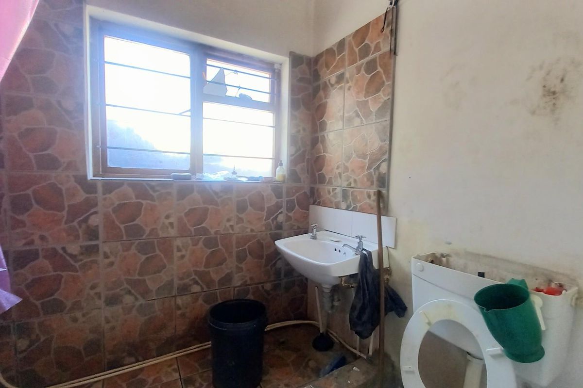 Very Well located , Mixed-use Property For Sale in Maitland, Cape Town - Photo 5