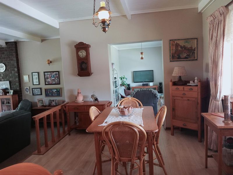 4 BEDROOM GEM IN VANES ESTATE. MOVE IN READY - Photo 10