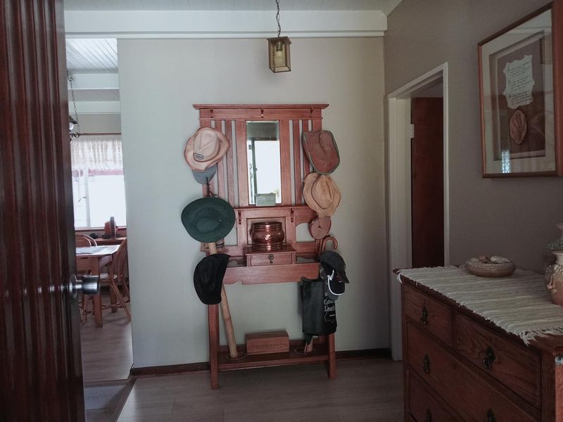 4 BEDROOM GEM IN VANES ESTATE. MOVE IN READY - Photo 3