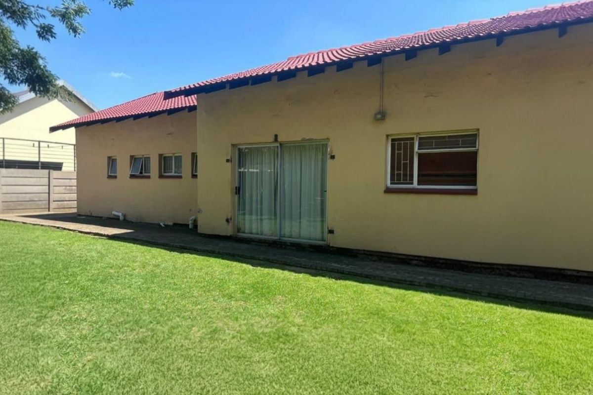 Guest house For Sale in Del Judor Ext 1, Del Judor, Witbank - Photo 5