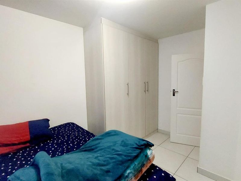 Upmarket 3-Bedroom, 2-Bathroom Ground Floor Unit with Double Garage and Lapa in Wapadrand - Photo 10