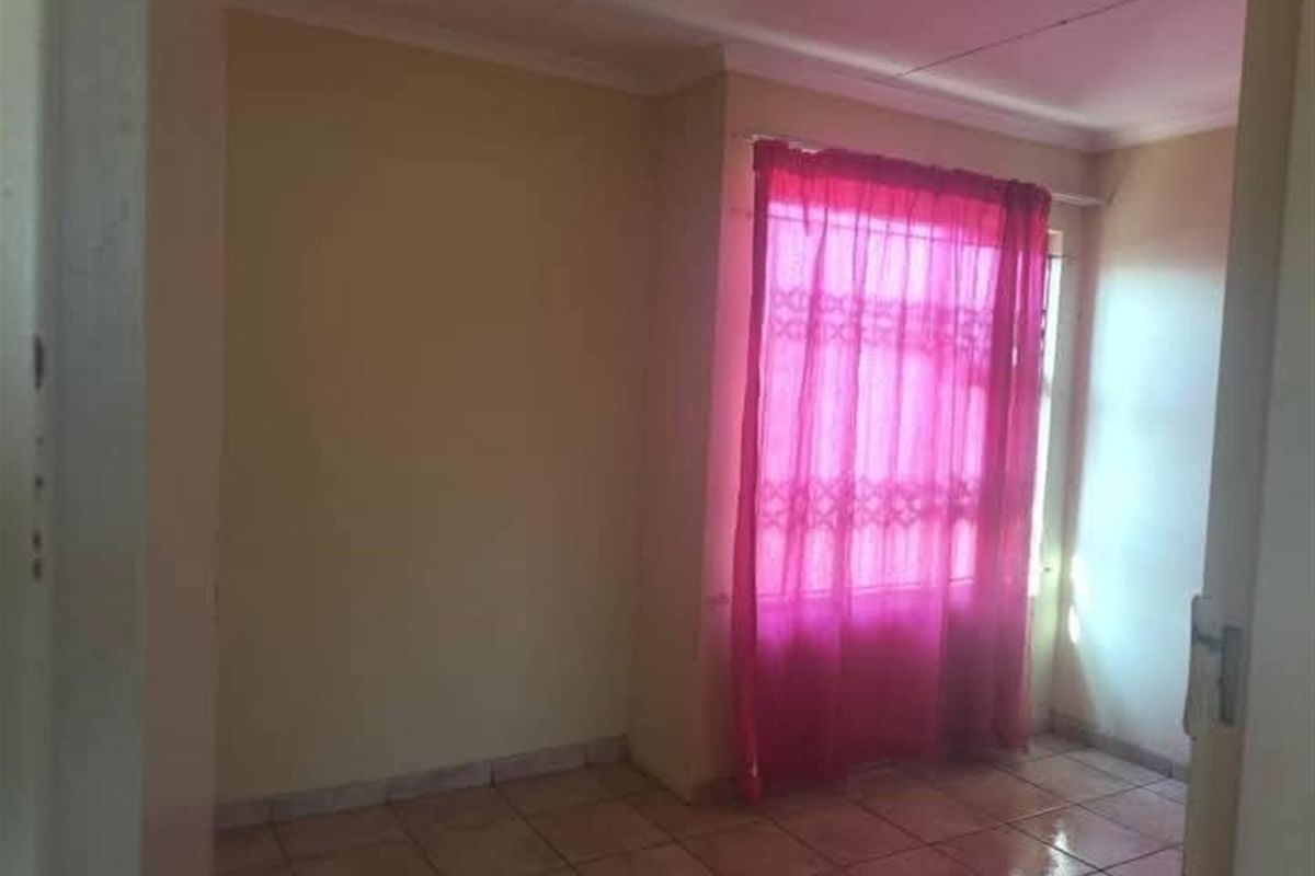 House For Sale in Vanderbijlpark CE, Vanderbijlpark - Photo 5