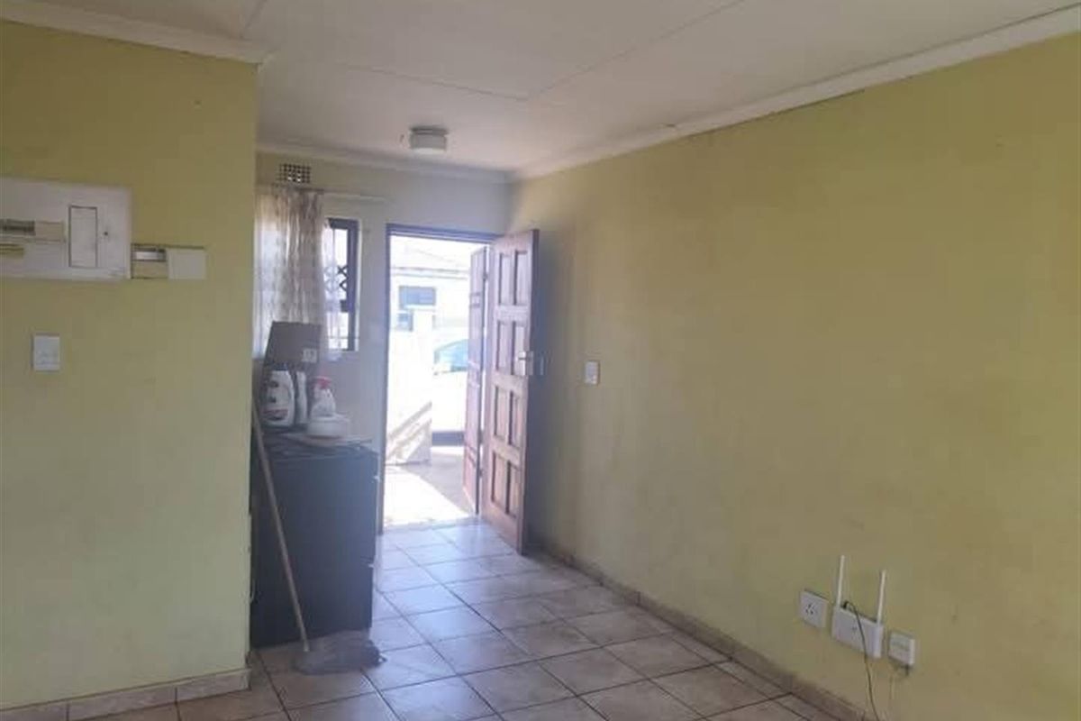 House For Sale in Vanderbijlpark CE, Vanderbijlpark - Photo 4