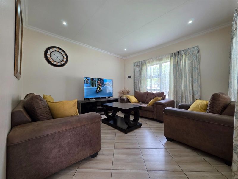 Neat 3 bedroom house for sale in Eden Park - Photo 3