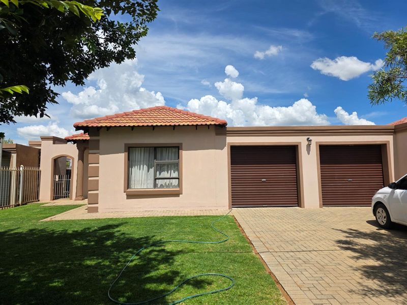 Neat 3 bedroom house for sale in Eden Park - Photo 2