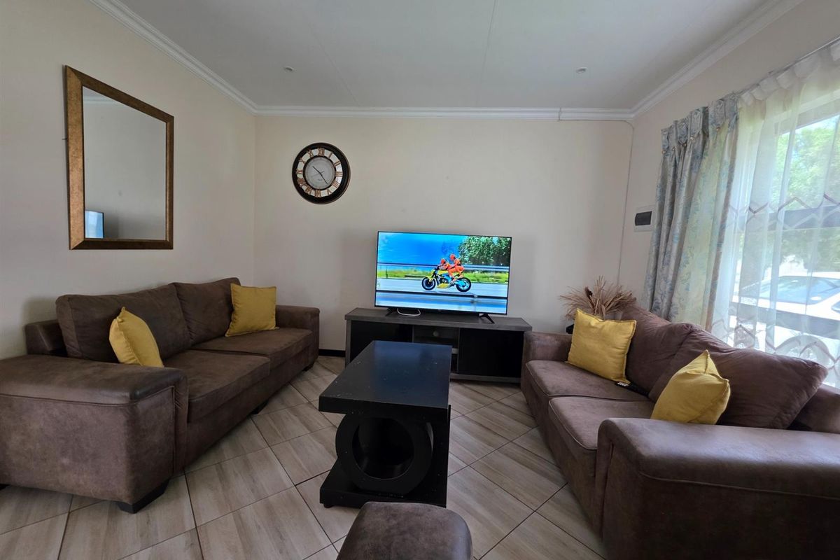 Neat 3 bedroom house for sale in Eden Park - Photo 5