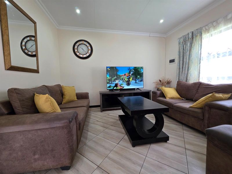 Neat 3 bedroom house for sale in Eden Park - Photo 4