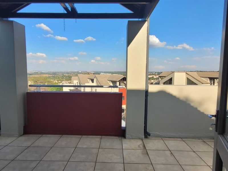 The Best View in the Estate - Tinza 2Bed Loft - Photo 4