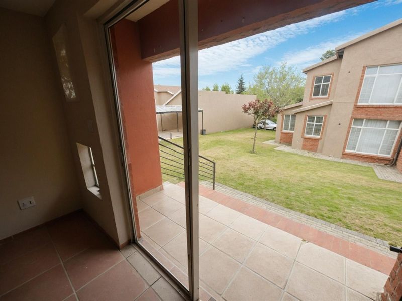 2Bed 1Bath Spacious Ground Floor Unit For Urgent Sale - Photo 8