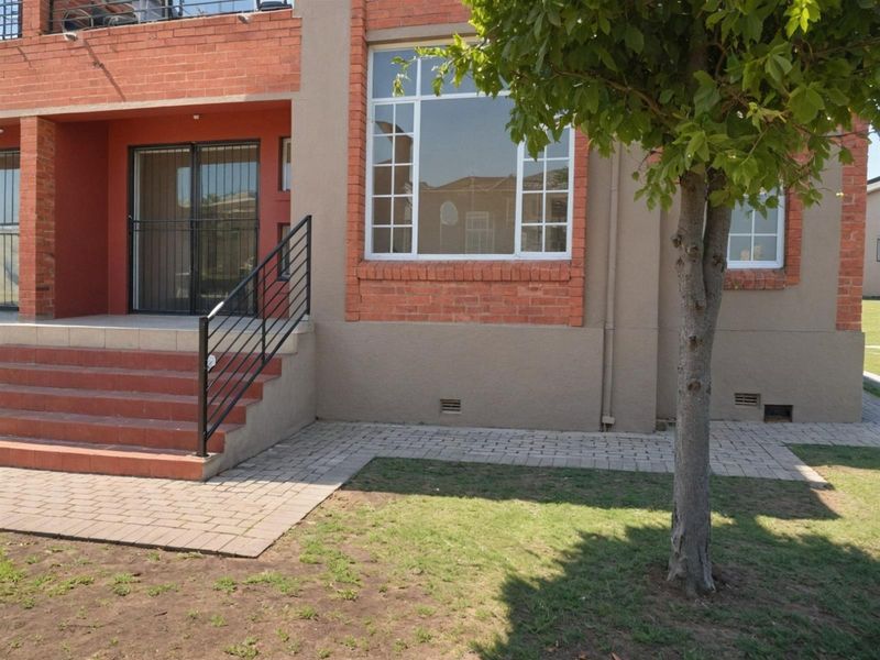 2Bed 1Bath Spacious Ground Floor Unit For Urgent Sale - Photo 3