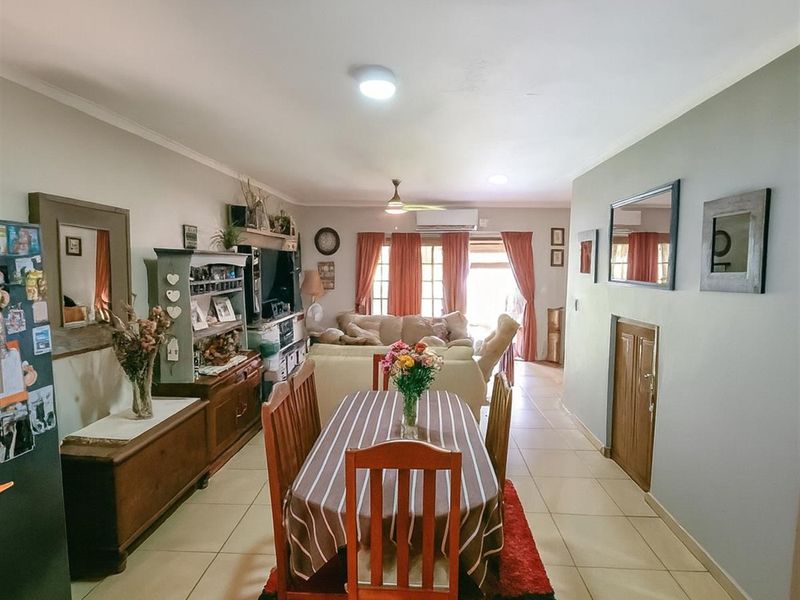 Immaculate townhouse in security complex for sale - Photo 9