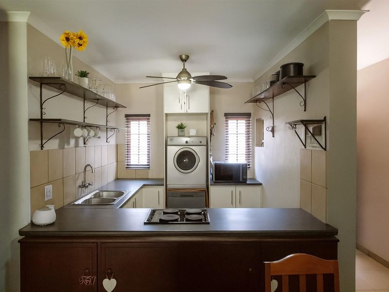 Immaculate townhouse in security complex for sale - Photo 7