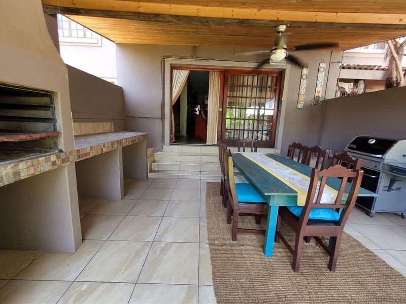 Immaculate townhouse in security complex for sale - Photo 4