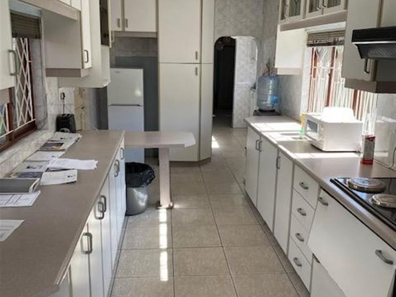 Prime Commercial Space to rent in Riverhorse - Photo 4