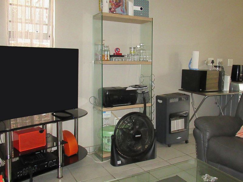 House For Sale in South Hills, Johannesburg - Photo 5