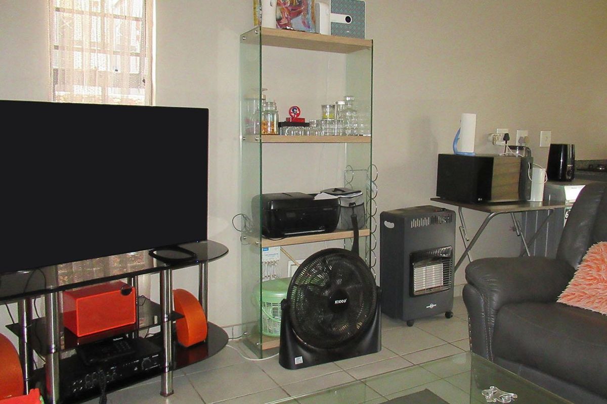 House For Sale in South Hills, Johannesburg - Photo 5