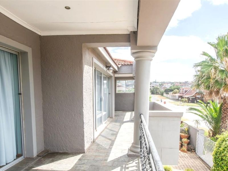 Spacious 4-Bedroom Home for Sale in Jeffreys Bay | Walk to Albatross Beach - Photo 2