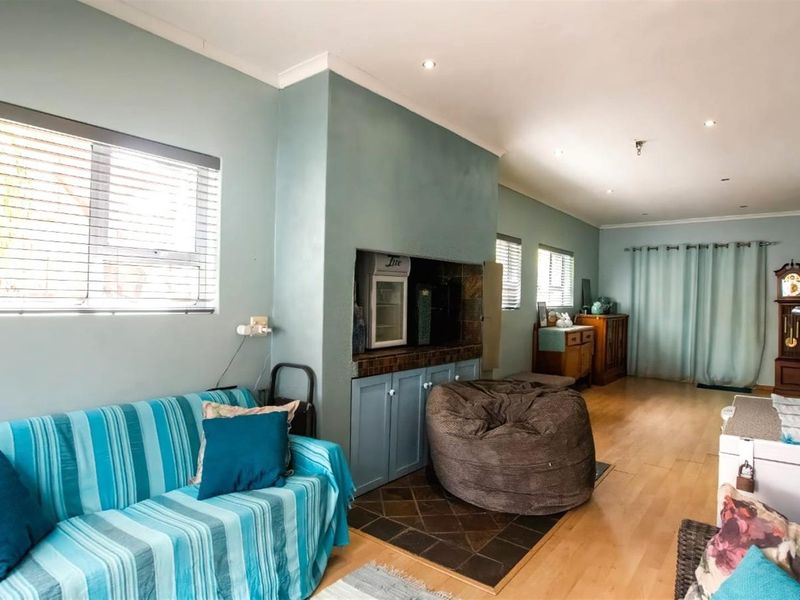 Spacious 4-Bedroom Home for Sale in Jeffreys Bay | Walk to Albatross Beach - Photo 5