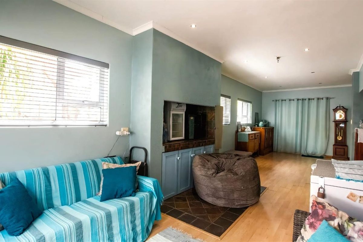 Spacious 4-Bedroom Home for Sale in Jeffreys Bay | Walk to Albatross Beach - Photo 5