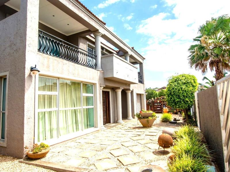 Spacious 4-Bedroom Home for Sale in Jeffreys Bay | Walk to Albatross Beach - Photo 3