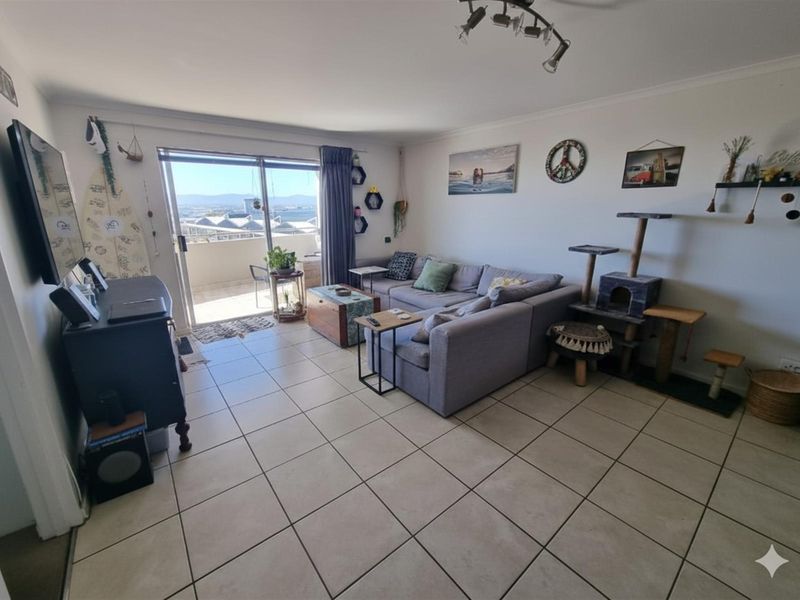 Apartment For Sale in Salt River, Cape Town - Photo 4